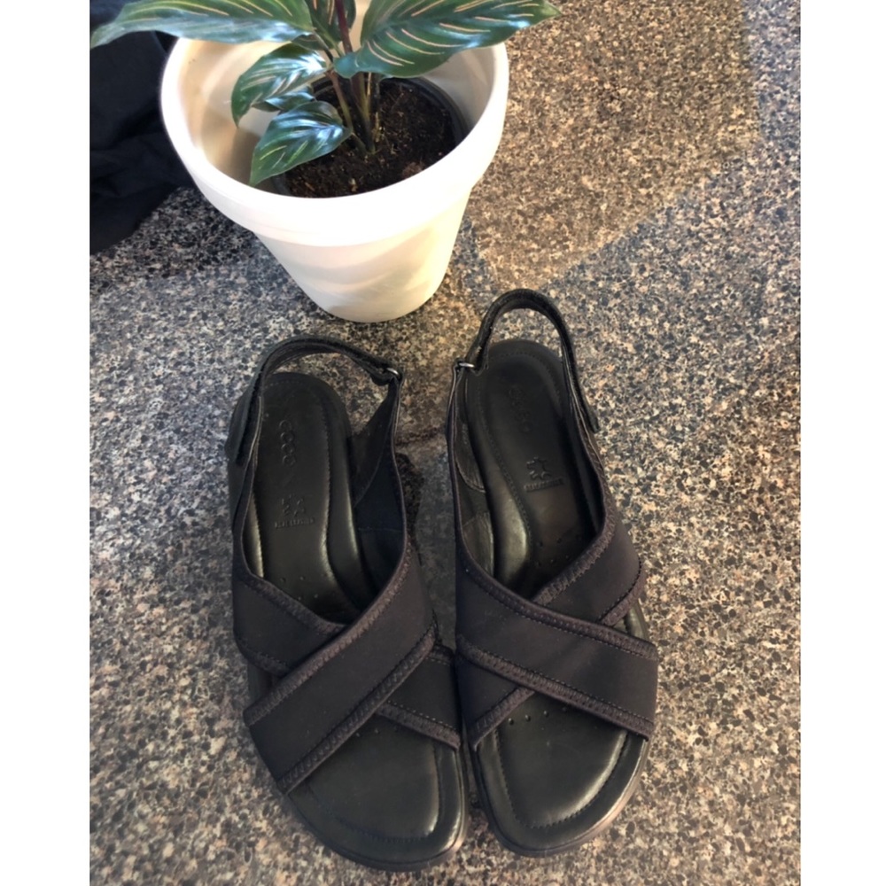 Ecco black sandals size 37